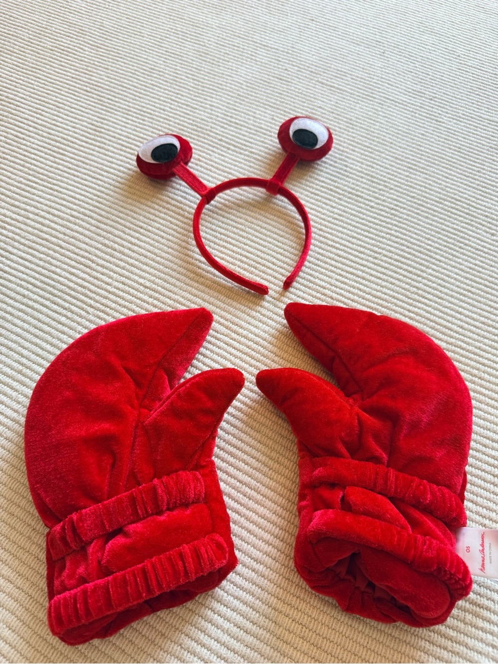 Hanna Andersson Red Plush Lobster Claw Mitts with Eye Headband
